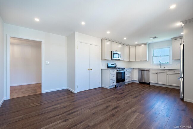 Foto del edificio - 107 Woodside Ave