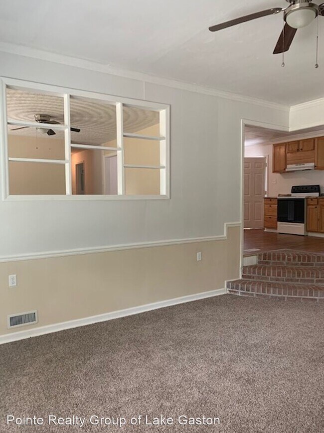 Building Photo - 3 br, 1.5 bath House - 1310 Carolina Ave.