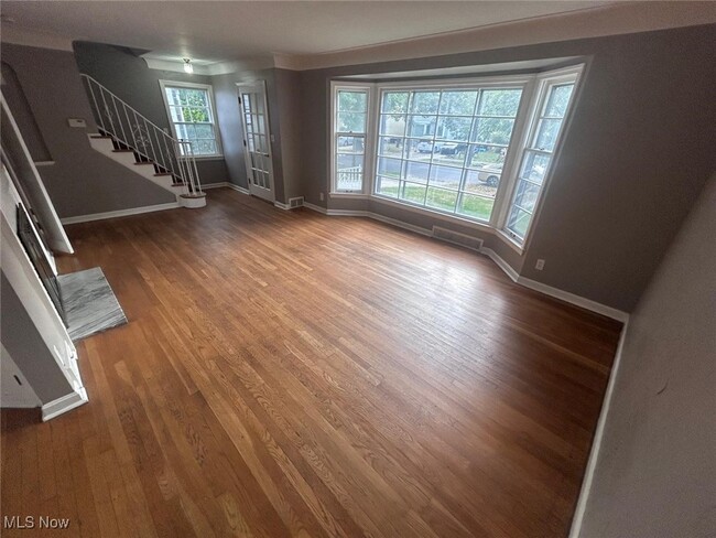 Building Photo - 2423 Laurelhurst Rd