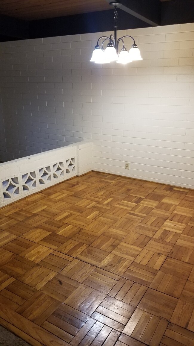 Building Photo - 2772 University Ave