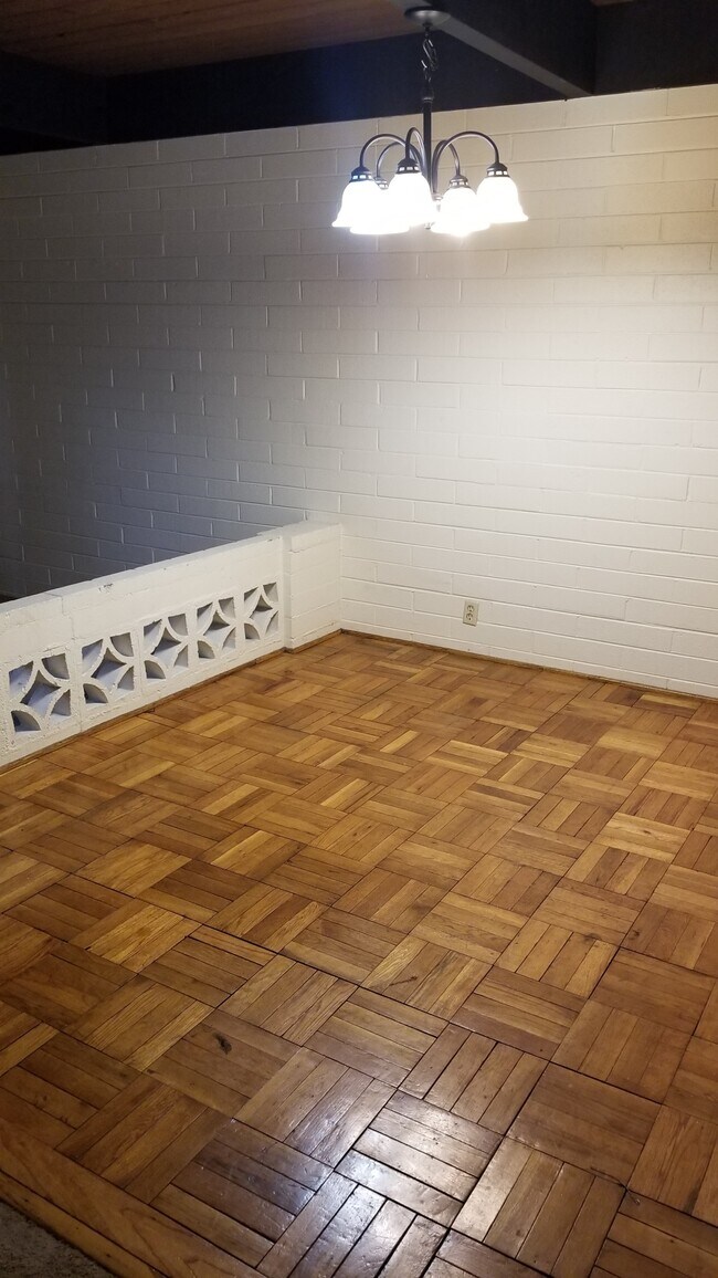 Foto del edificio - 2772 University Ave