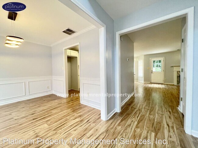 Foto del edificio - 4 br, 2.5 bath House - 1060 Grace Dr