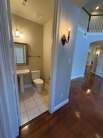 Building Photo - 5650 Travis Dr