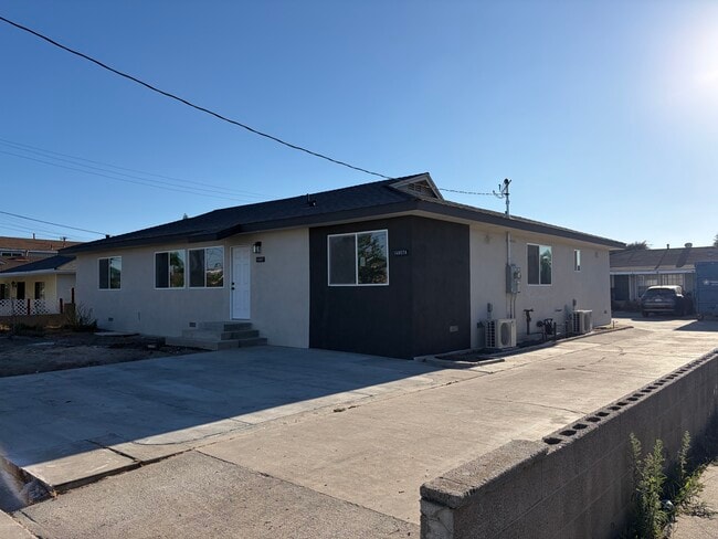 Building Photo - 14807 Eastwood Ave