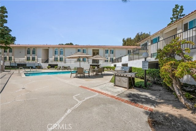 Foto del edificio - 18225 Kingsdale Ave