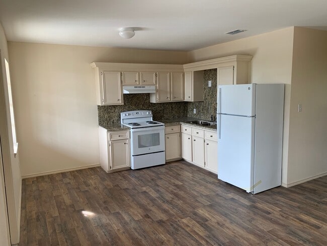 Building Photo - 4245 Southmost Rd