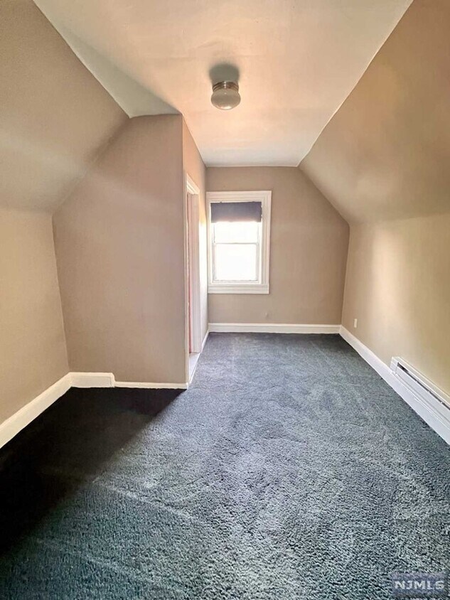 112 Hayward Pl, Wallington, NJ 07057 Room for Rent in Wallington, NJ