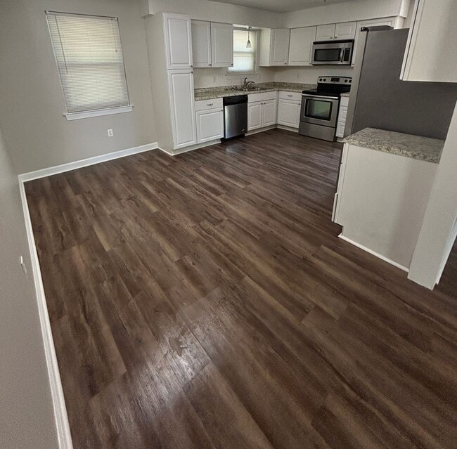 Foto del edificio - 4 bedroom/1.5 bathroom in Savannah, GA