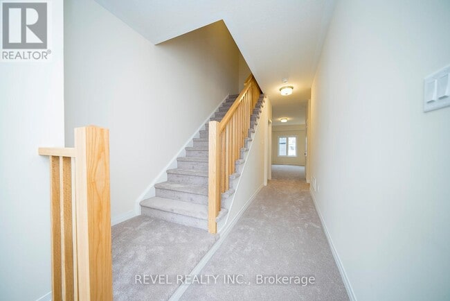 Building Photo - 31 Wakeling Dr
