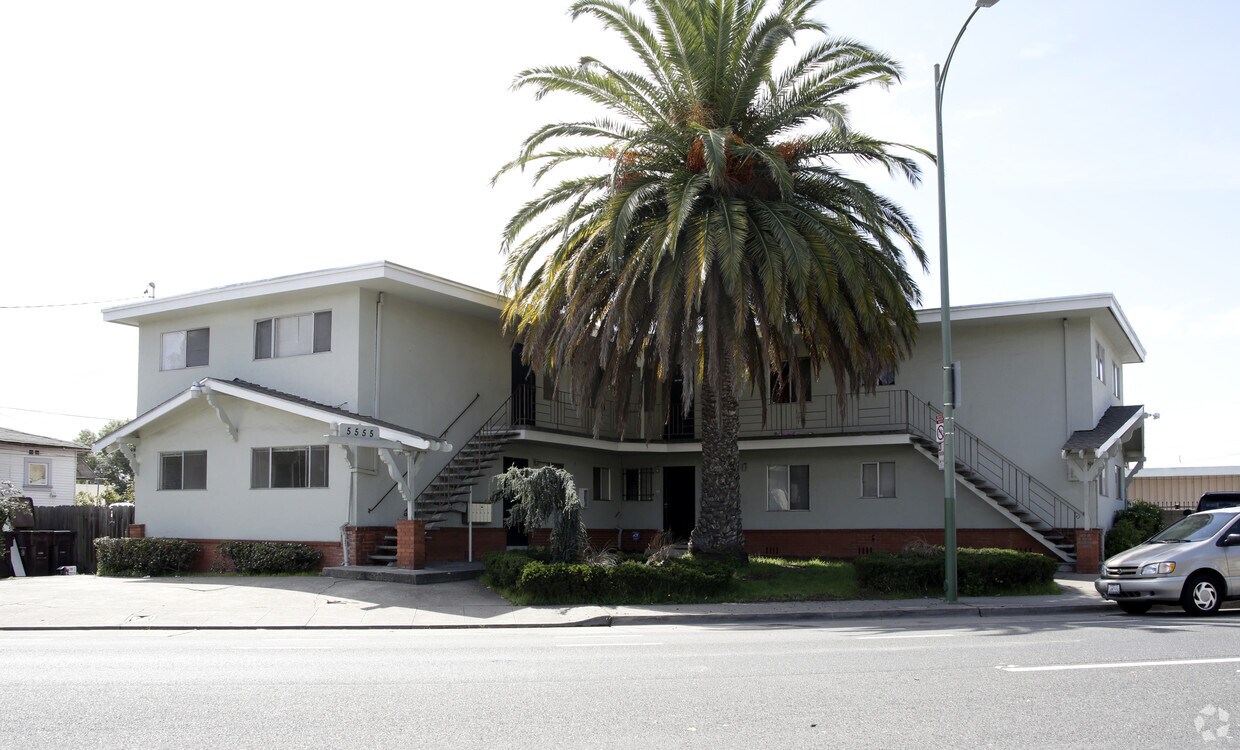Building Photo - 5555 Bancroft Ave