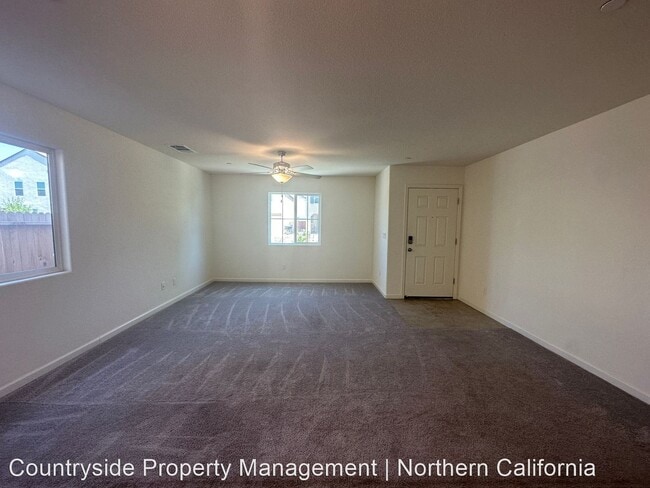 Building Photo - 5 br, 2.5 bath House - 3109 Omega Way
