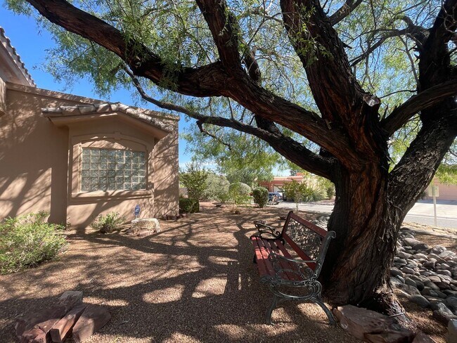 Foto del edificio - Gorgeous Home in Sonoma Ranch off Golf Club Rd!