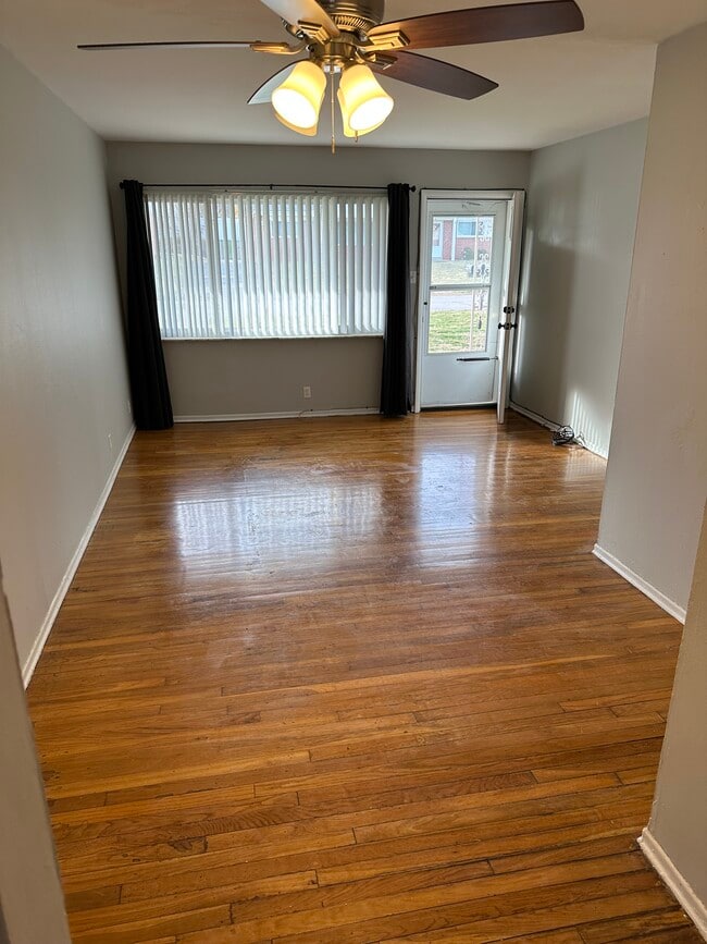 Building Photo - 232 Solon Dr