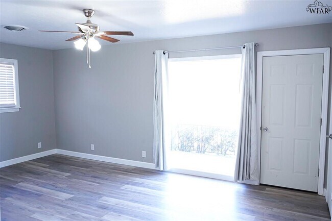 Foto del edificio - 2407 Terrace Ave