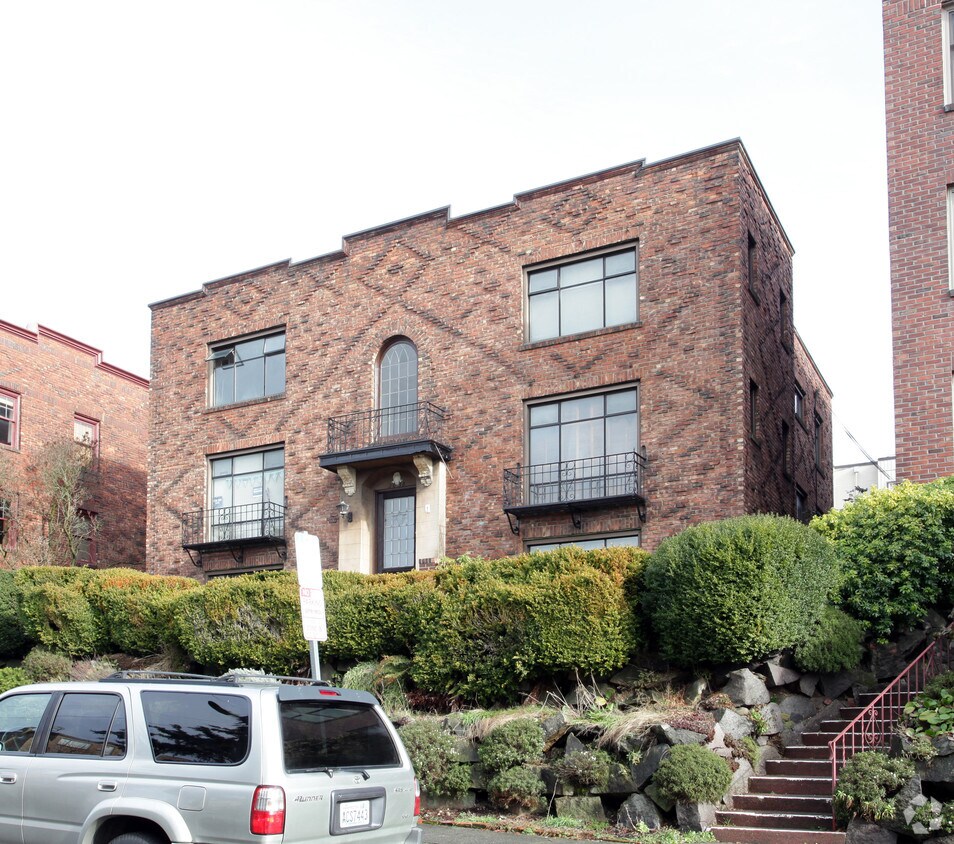 Building Photo - Gladstone Apartments