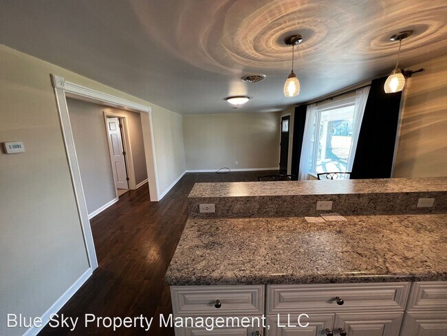 Foto del edificio - 4 br, 2 bath House - 1812 N Manring Ave.