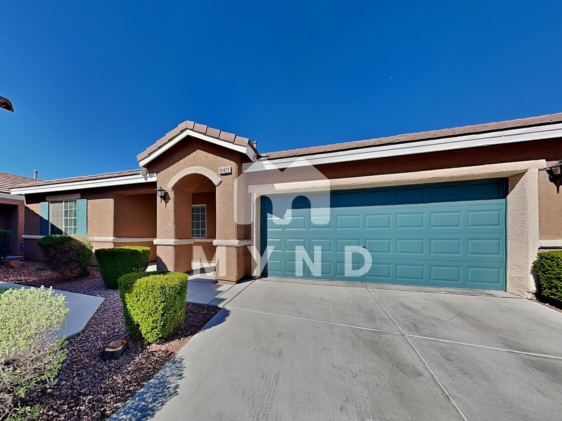 Primary Photo - 10429 Aloe Cactus St