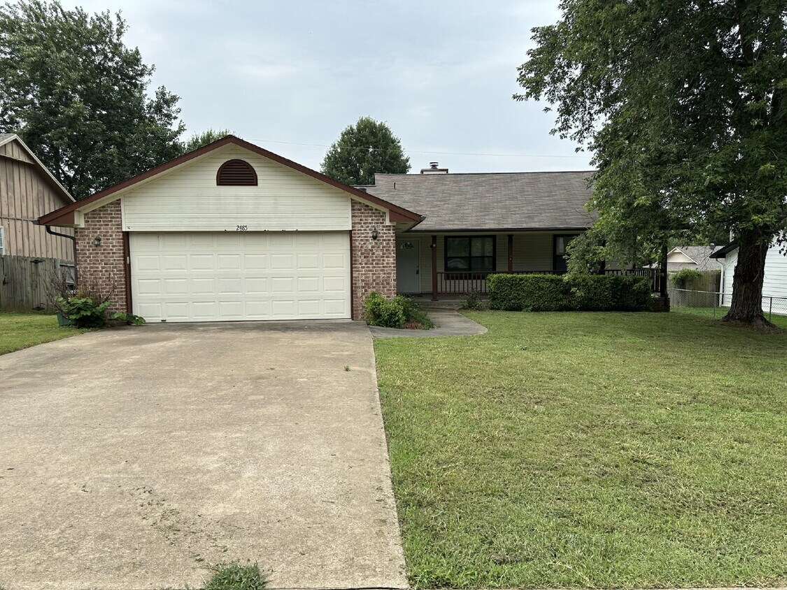 Primary Photo - 2485 W Jane Cir Dr