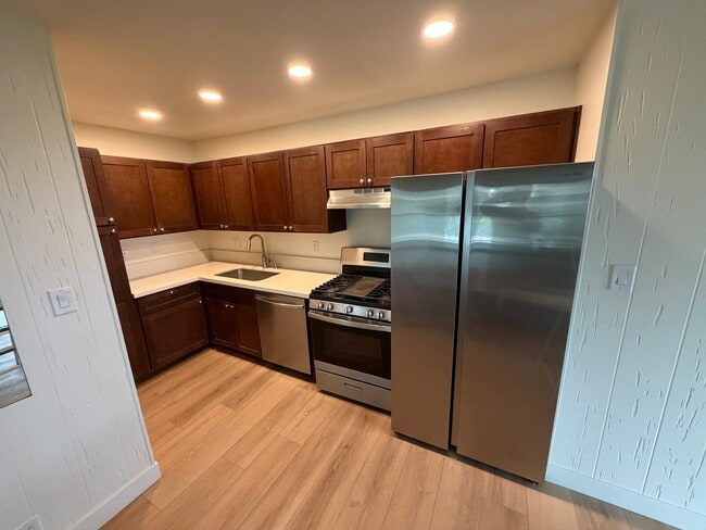 Building Photo - 664 Sunfish Way
