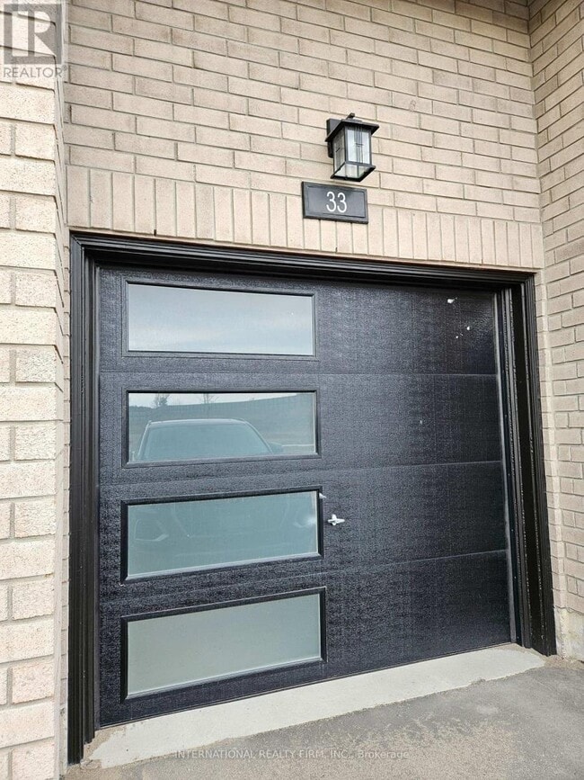 Building Photo - 33 Turnberry Ln