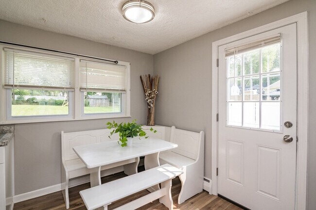 Foto del edificio - 60 Gatewood Rd