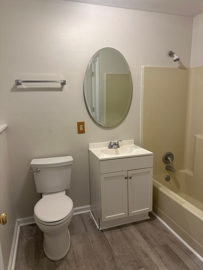 Building Photo - Salem 4 BR Home