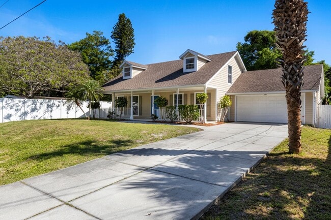 Building Photo - Charming Renovated 4BR/3BA Single Family Home