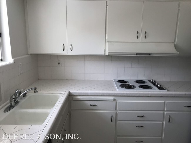 Building Photo - 1980 S Camino Real