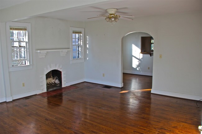 Building Photo - 612 Benton Ave