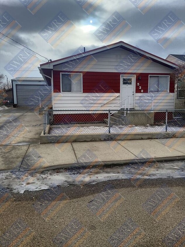 Primary Photo - Available Now! Beautiful 3 Bedroom 2 Bath ...