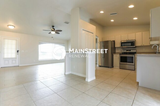 Foto del edificio - 3 Bedroom Pet-Friendly Home in NORTH PORT, FL with Main Street Renewal