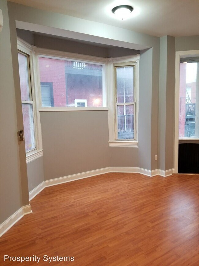Building Photo - 2 br, 1.5 bath Apartment - 205 E Preston St
