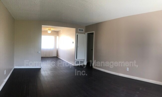 Foto del edificio - 137 E 223rd St