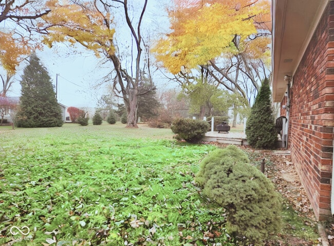 Building Photo - 9502 E 600 S