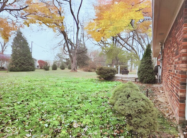 Foto del edificio - 9502 E 600 S