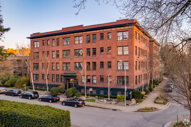 Building Photo - Shaughnessy Lodge