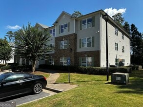 Building Photo - 9302 Fairington Ridge Cir