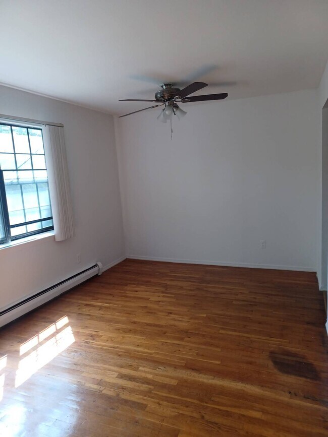 Foto del edificio - 156-41-156-77 77th St