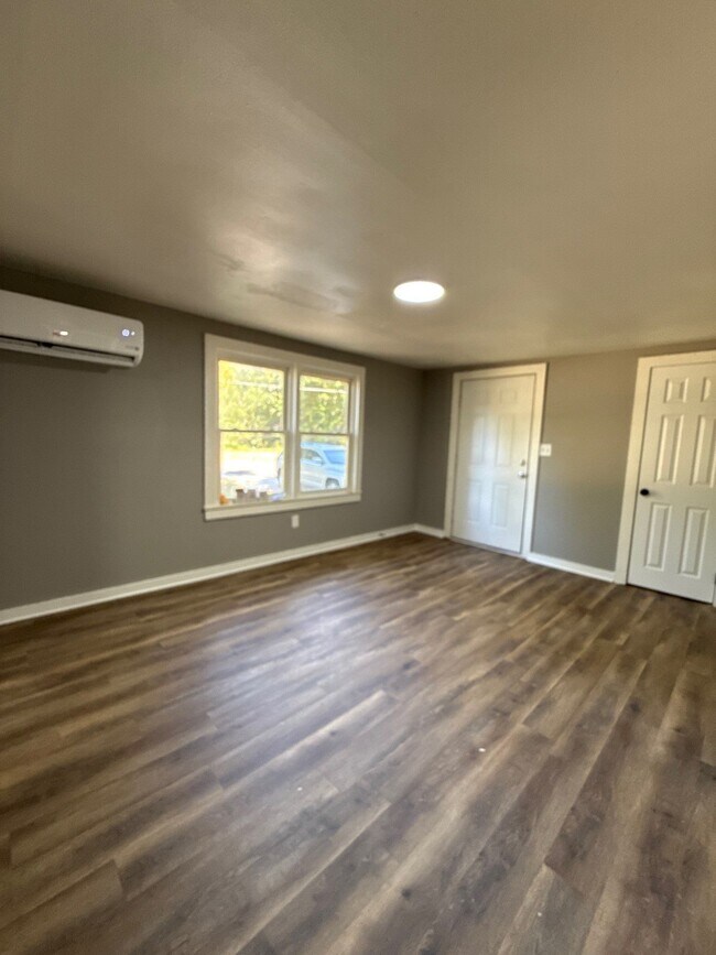 Foto del edificio - 71 Adkins Cir
