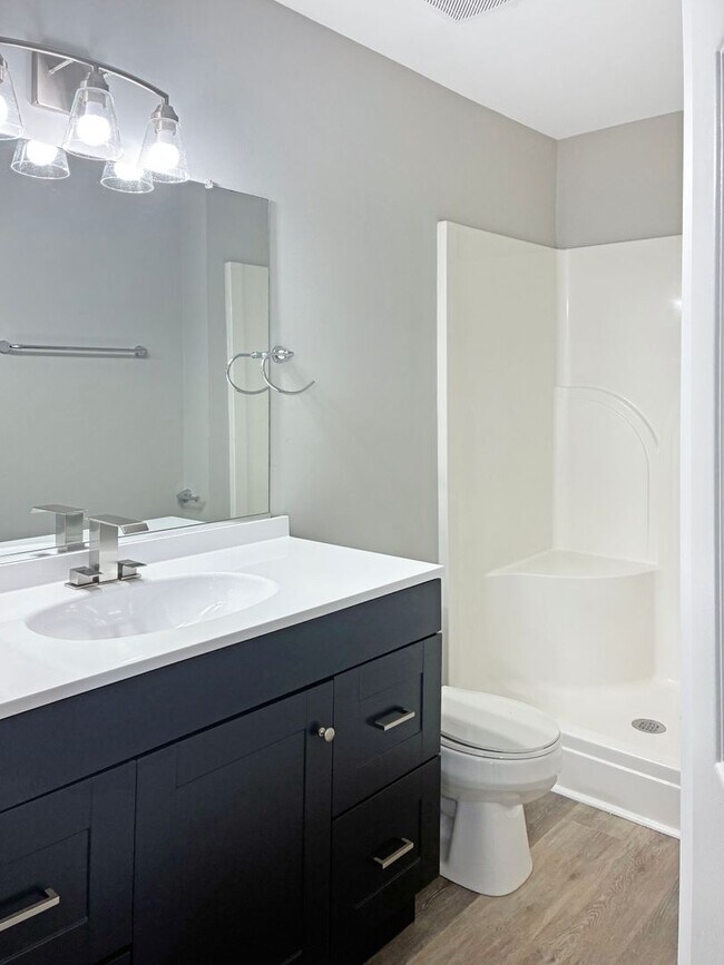 Building Photo - Holiday Special! – No Application Fee This Season! Charming 3 bed, 2.5 bath Townhouse in Henrico!