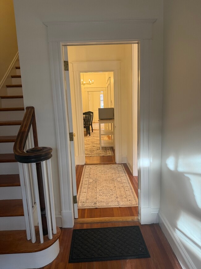 Foyer - 2808 Floyd Ave