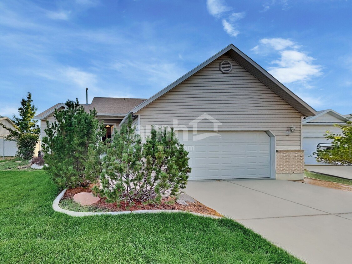 Primary Photo - 5956 S Stone Flower Way
