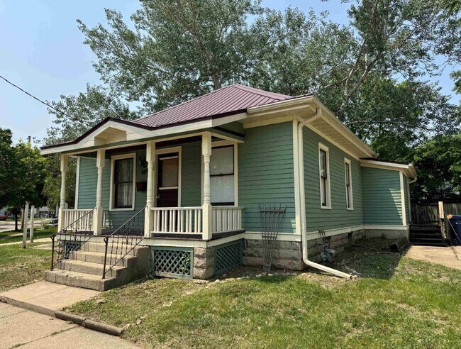 Building Photo - 358 Wilson Ave