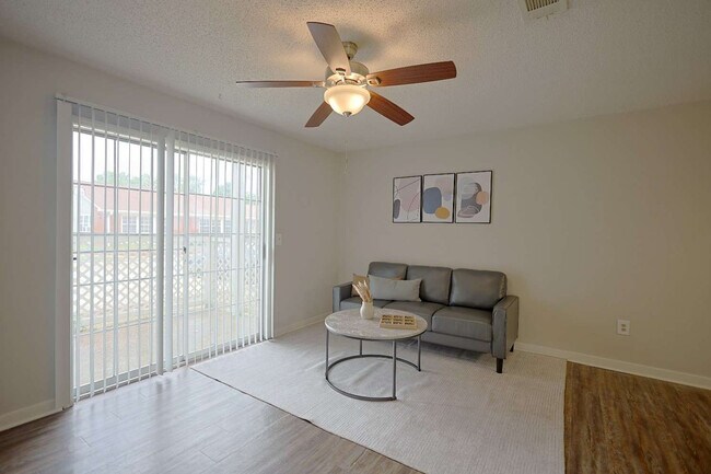 Foto del edificio - 50 Northtown Dr