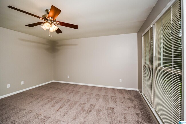 Foto del edificio - 5422 Pine Rd
