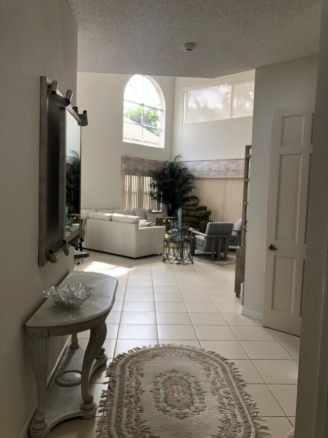 Foto del edificio - 16910 Knightsbridge Ln