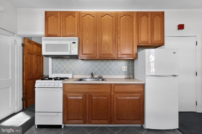 Building Photo - 459 Martin St