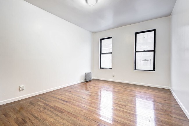 Building Photo - 516 W 174th St