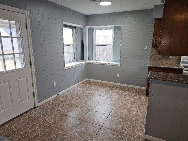 Foto del edificio - 906 Overland St