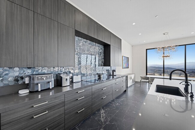 Foto del edificio - 577 Overlook Rim Dr